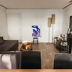 Hostnfly Apartments - Beautiful Stylish Apt In The Heart Of The Marais