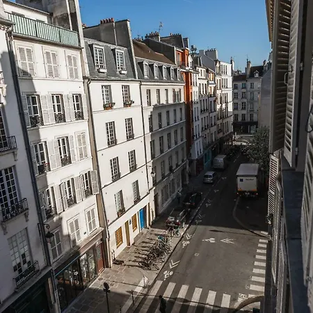 Hostnfly - Beautiful Stylish Apt In The Heart Of The Marais Parigi